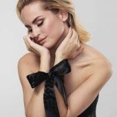 Черные ленты для связывания SILKY SENSUAL HANDCUFFS - Bijoux Indiscrets - купить с доставкой в Пензе