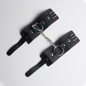 Черные кожаные наручники с красной строчкой - Crazy Handmade - купить с доставкой в Пензе