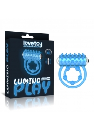 Голубое, светящееся в темноте виброкольцо Lumino Play Vibrating Penis Ring - Lovetoy - в Пензе купить с доставкой