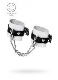 Бело-черные кожаные наручники с одним ремешком с люверсами - Pecado - купить с доставкой в Пензе