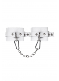 Белые мягкие кожаные наручники с люверсами - Pecado - купить с доставкой в Пензе