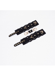 Черные кожаные наручники с узорами и золотистой фурнитурой - Crazy Handmade - купить с доставкой в Пензе