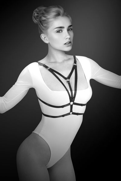 Черная упряжь на грудь Laura - Bijoux Pour Toi - купить с доставкой в Пензе