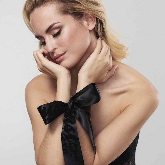 Черные ленты для связывания SILKY SENSUAL HANDCUFFS - Bijoux Indiscrets - купить с доставкой в Пензе