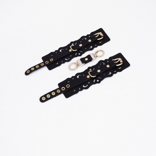 Черные кожаные наручники с узорами и золотистой фурнитурой - Crazy Handmade - купить с доставкой в Пензе
