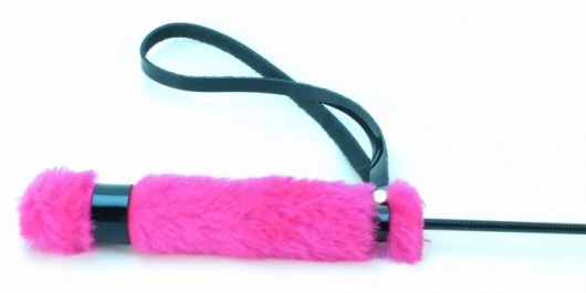Лаковый стек с розовой меховой ручкой - 64 см. - БДСМ Арсенал - купить с доставкой в Пензе