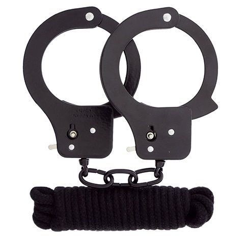 Чёрные наручники из листового металла в комплекте с веревкой BONDX METAL CUFFS LOVE ROPE SET - Dream Toys - купить с доставкой в Пензе