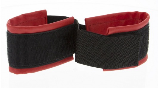 Полиуретановые манжеты для фиксации рук вместе Bound Together Wrist Restraints - Blush Novelties - купить с доставкой в Пензе